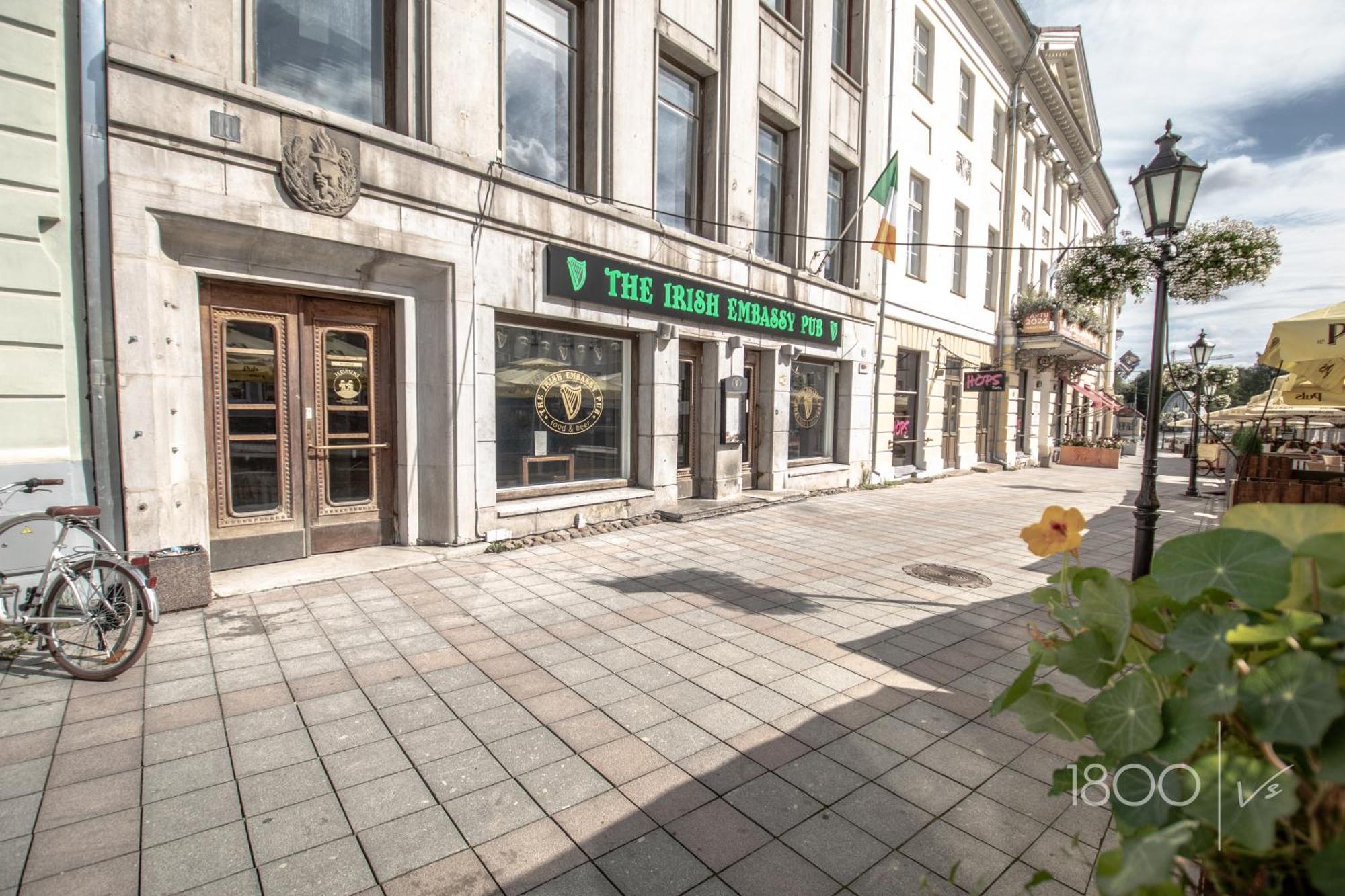 1800 By Vince Stay - Private Rooms In Town Hall Square Tartu Kültér fotó